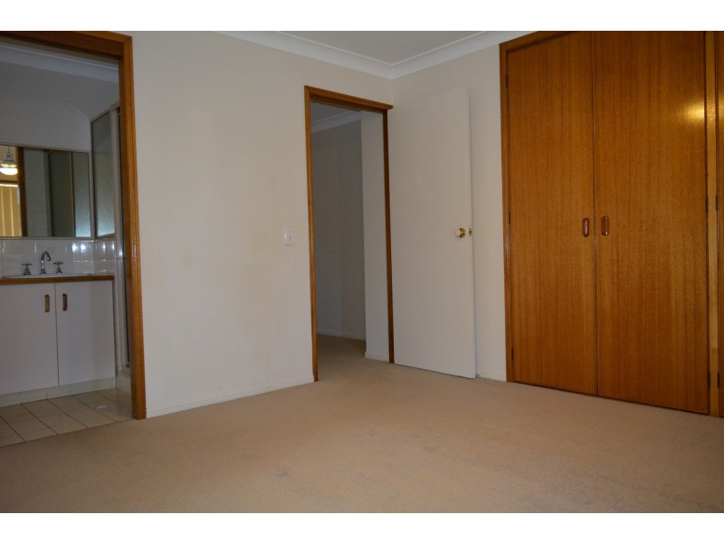9 Araluen Court, Kearneys Spring QLD 4350