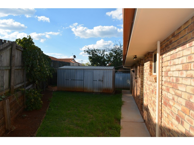 9 Araluen Court, Kearneys Spring QLD 4350