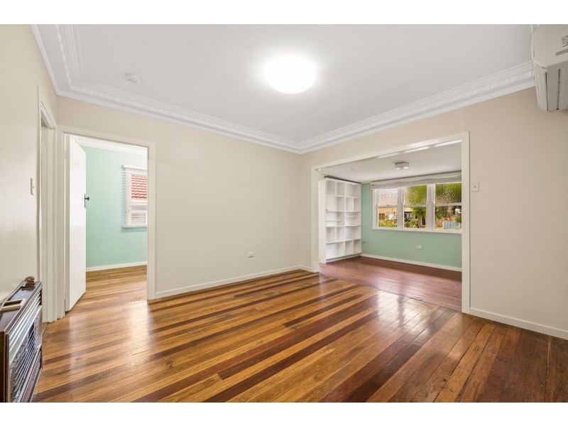 7 Norah Street, Centenary Heights QLD 4350
