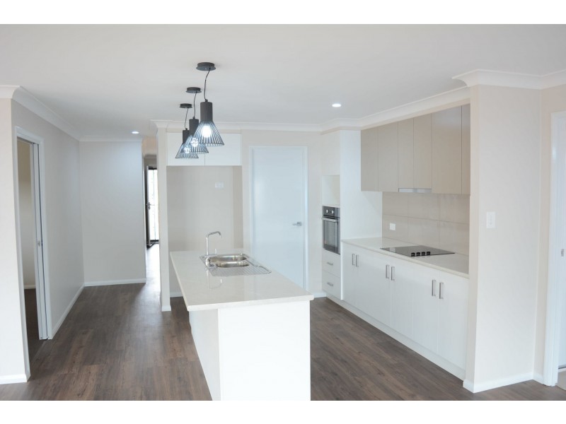 34 Entabeni Drive, Kearneys Spring QLD 4350