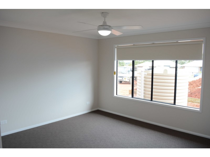34 Entabeni Drive, Kearneys Spring QLD 4350