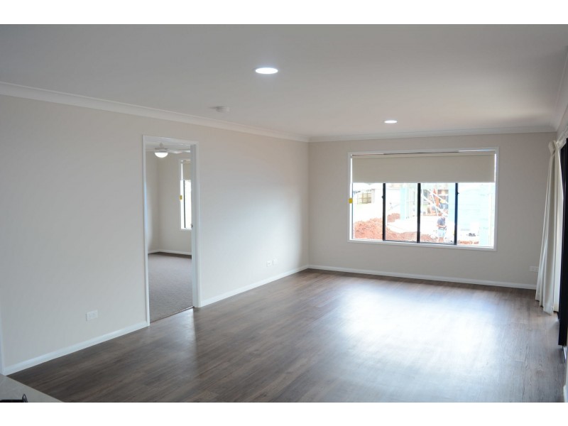 34 Entabeni Drive, Kearneys Spring QLD 4350