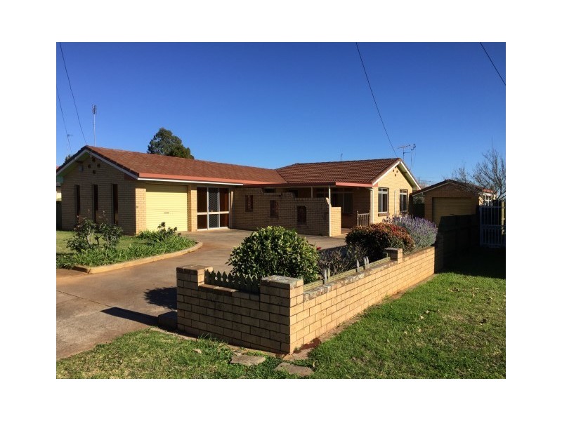 5 Camellia Court, Darling Heights QLD 4350