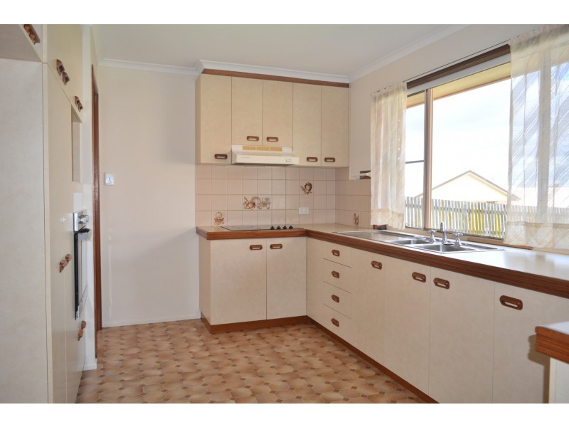 16 Fern Drive, Kearneys Spring QLD 4350