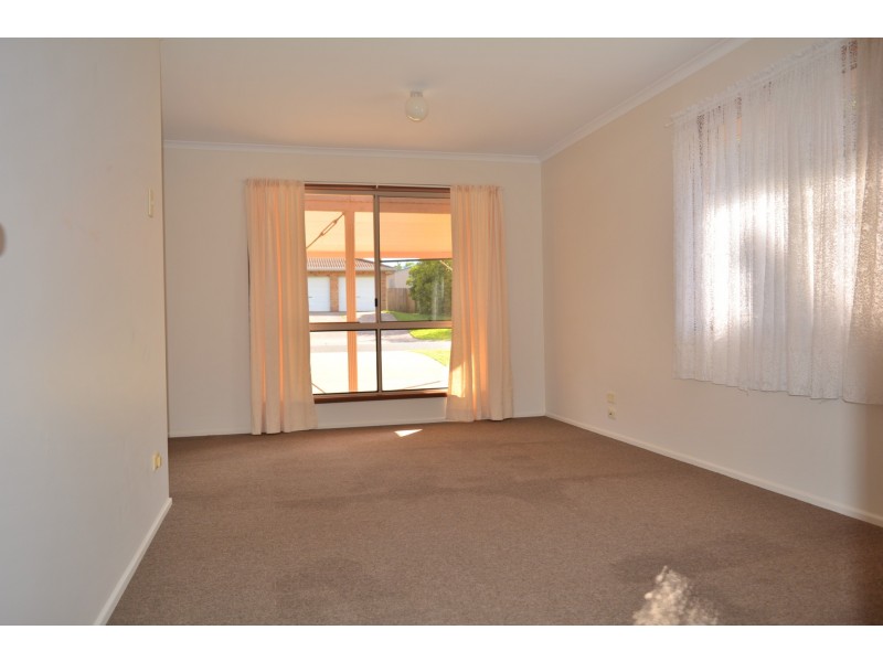 16 Fern Drive, Kearneys Spring QLD 4350