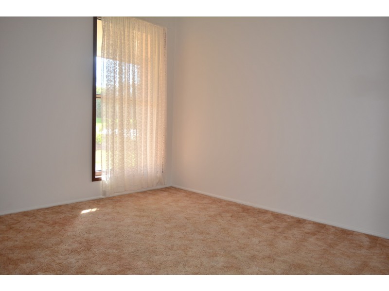16 Fern Drive, Kearneys Spring QLD 4350