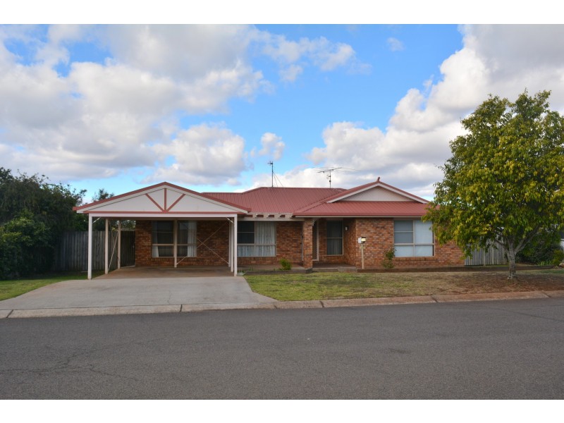 16 Fern Drive, Kearneys Spring QLD 4350