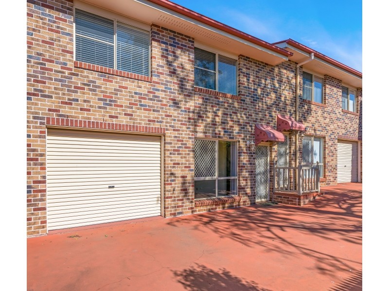 4/33 Helen Street, Newtown QLD 4350