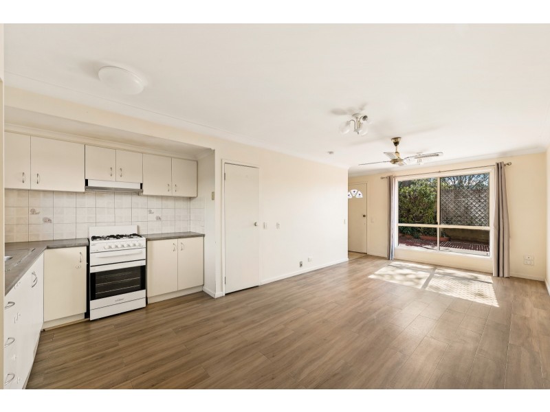 4/33 Helen Street, Newtown QLD 4350