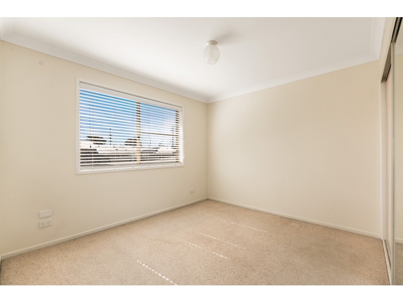 4/33 Helen Street, Newtown QLD 4350