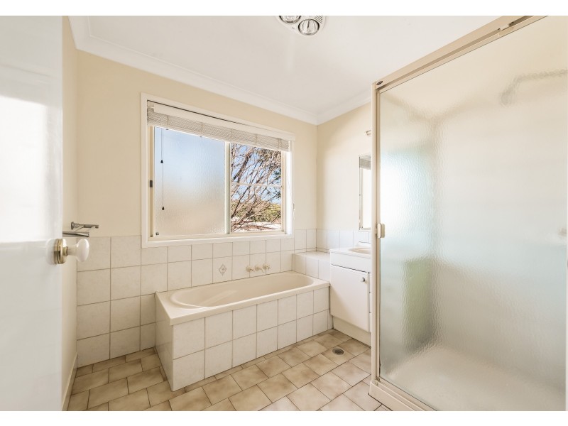 4/33 Helen Street, Newtown QLD 4350