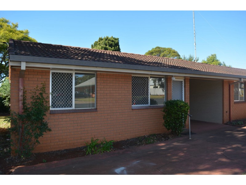 1/420 Tor Street, Newtown QLD 4350