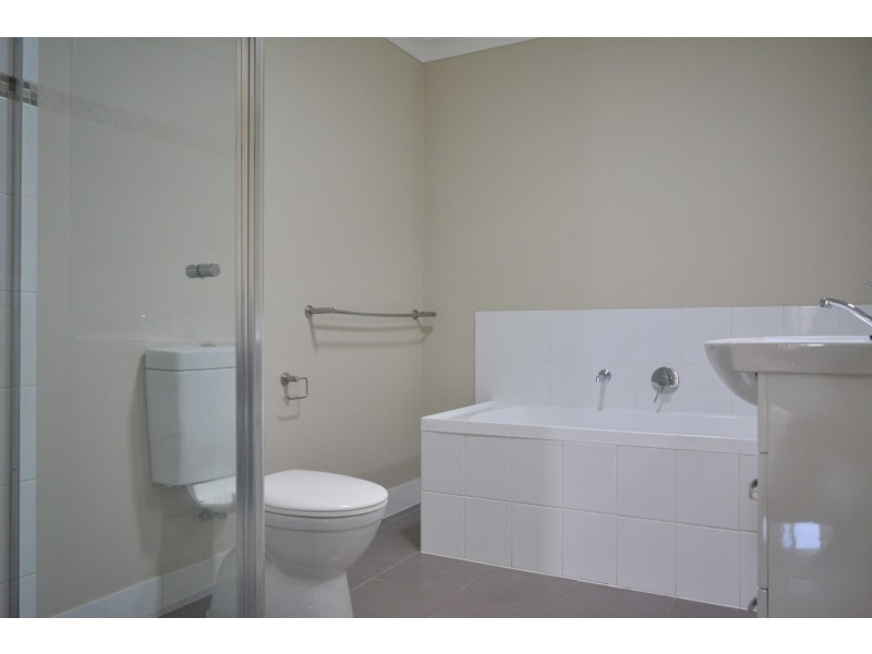 1/7 Amity Court, Harristown QLD 4350