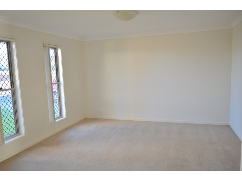 17 Sweeney Street, Kearneys Spring QLD 4350
