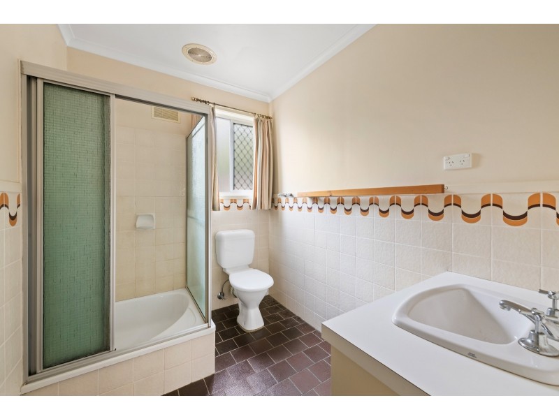 1/4 Clive Crescent, Darling Heights QLD 4350