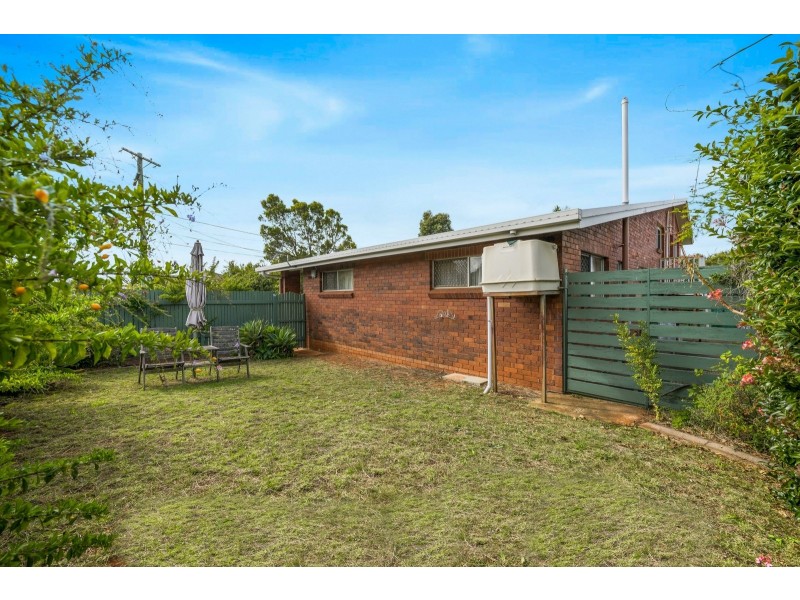 1/4 Clive Crescent, Darling Heights QLD 4350