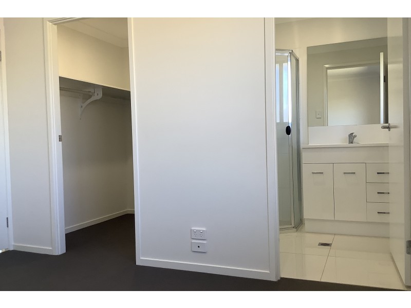 1/27 Harrow Street, Cambooya QLD 4358