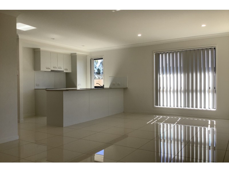 1/27 Harrow Street, Cambooya QLD 4358