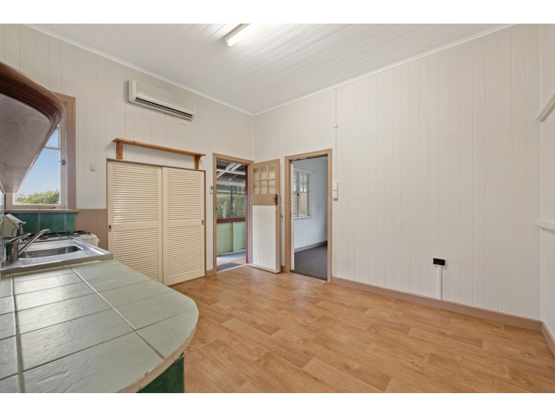 7 Charlotte Street, Newtown QLD 4350