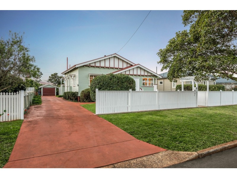 7 Charlotte Street, Newtown QLD 4350