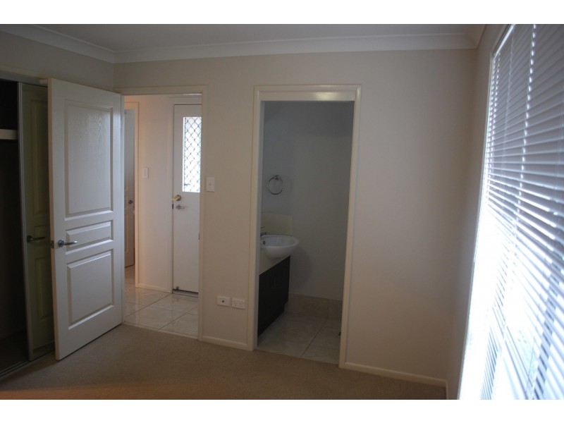 2/14 Sunning Street, Kearneys Spring QLD 4350