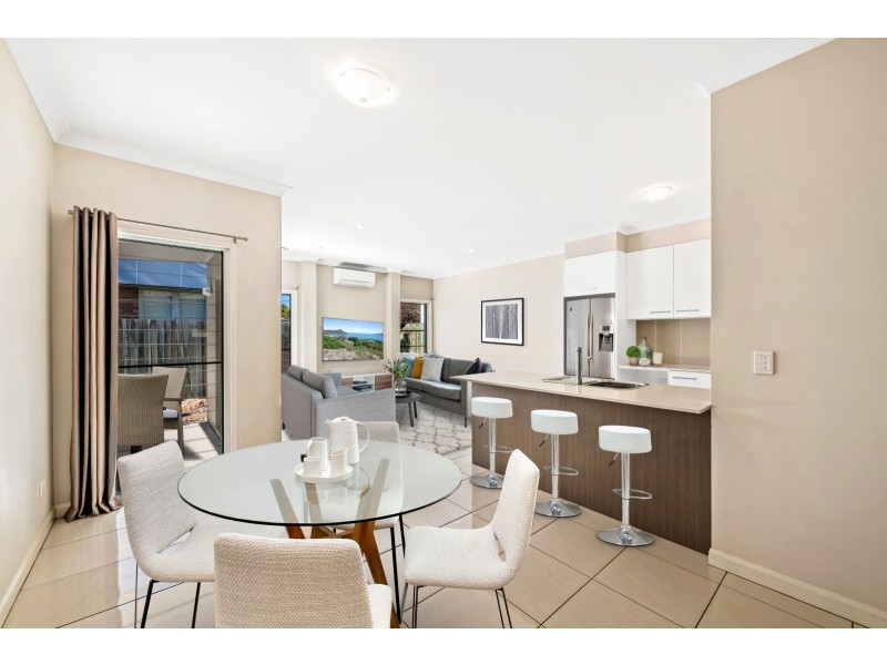 2/38 Victory Street, Newtown QLD 4350