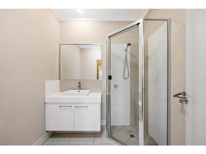 2/38 Victory Street, Newtown QLD 4350