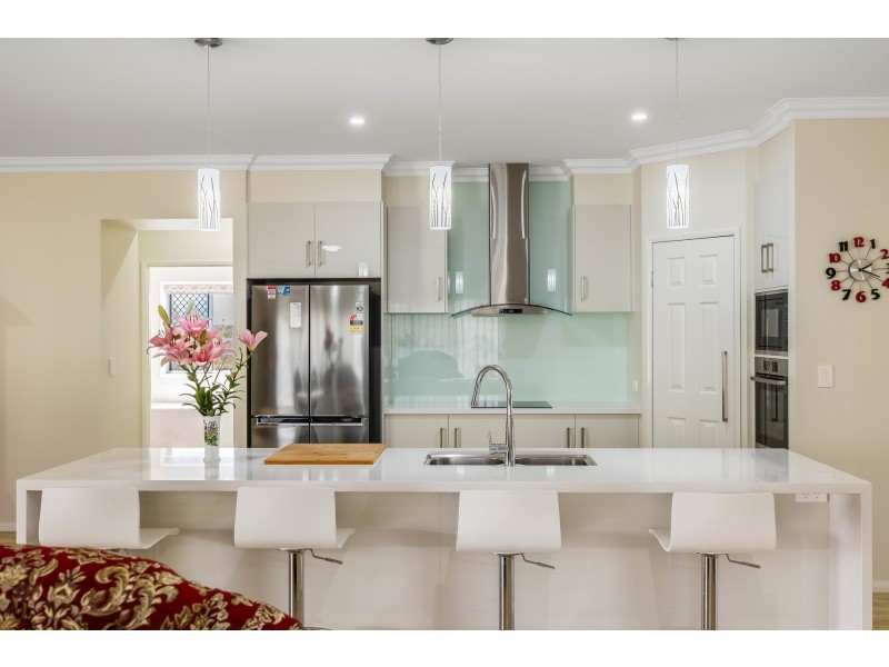 38 Gwenda Drive, Westbrook QLD 4350