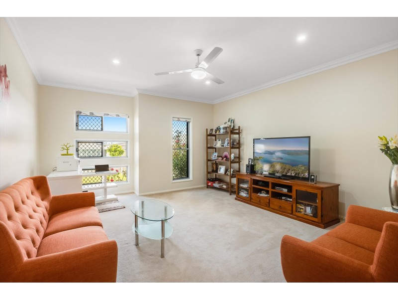 38 Gwenda Drive, Westbrook QLD 4350