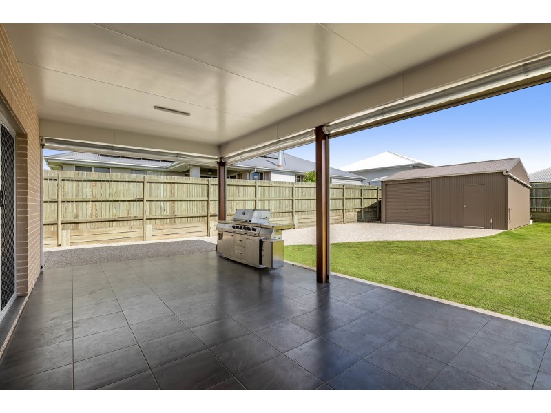 38 Gwenda Drive, Westbrook QLD 4350