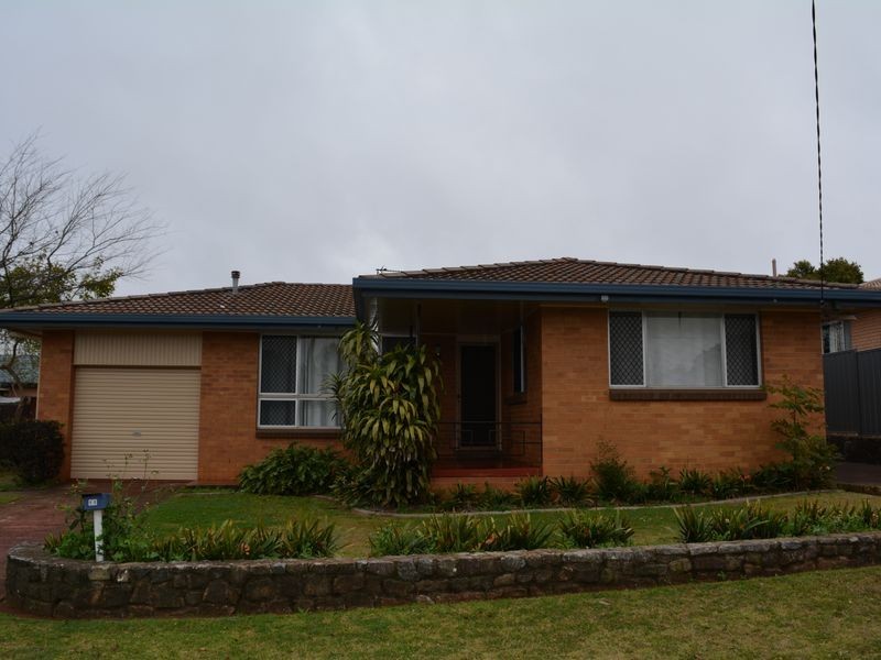 11 Raelyn Street, Centenary Heights QLD 4350