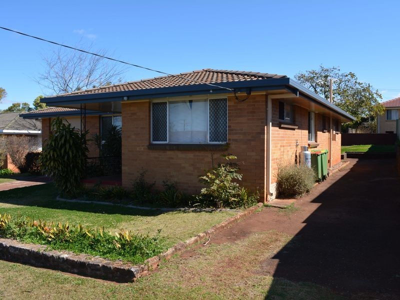 11 Raelyn Street, Centenary Heights QLD 4350