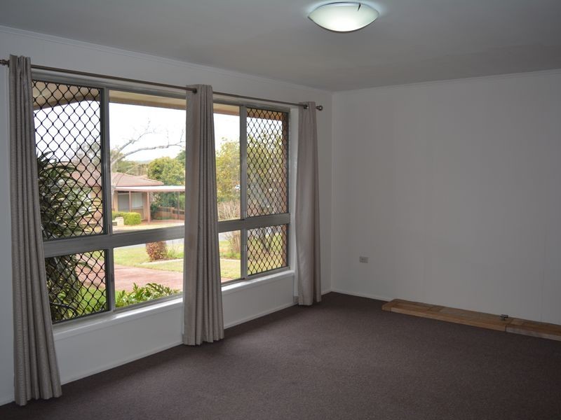 11 Raelyn Street, Centenary Heights QLD 4350