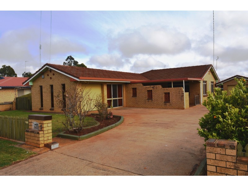 5 Camellia Court, Darling Heights QLD 4350