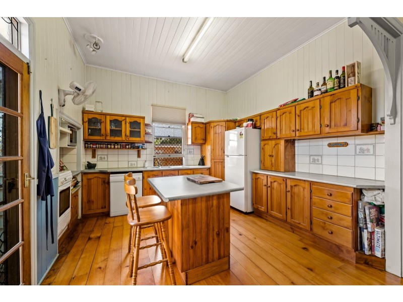 172 Taylor Street, Newtown QLD 4350