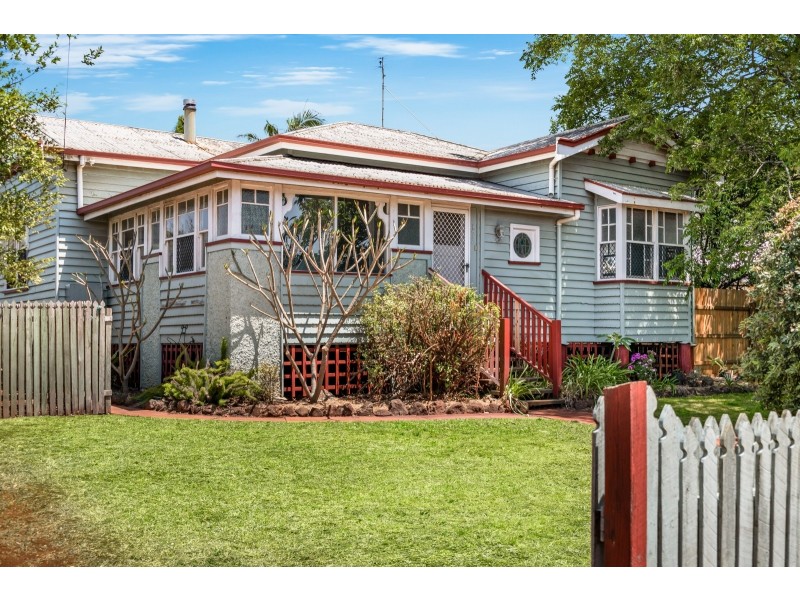172 Taylor Street, Newtown QLD 4350