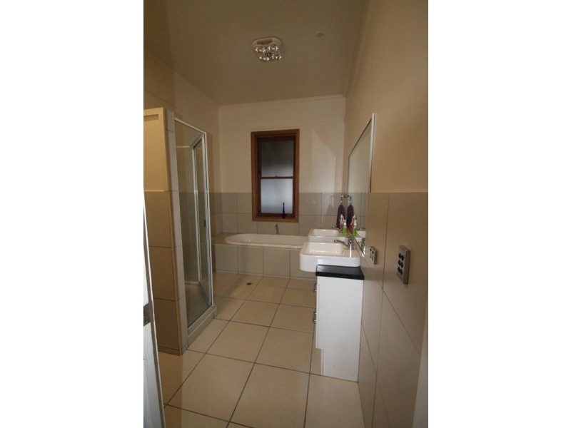 15 Edward Street, East Toowoomba QLD 4350