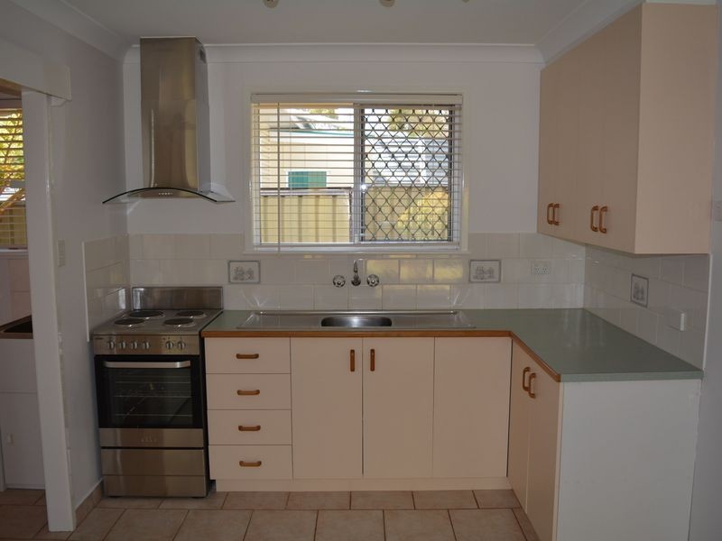 2/255 Alderley Street, Centenary Heights QLD 4350