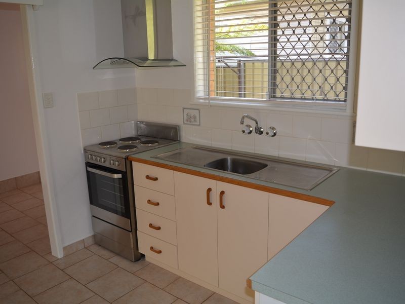 2/255 Alderley Street, Centenary Heights QLD 4350