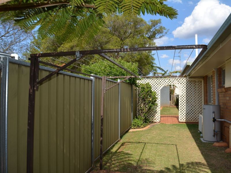 2/255 Alderley Street, Centenary Heights QLD 4350