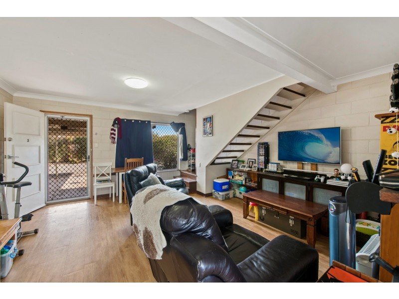 3/9 Whitefriars Street, Rockville QLD 4350