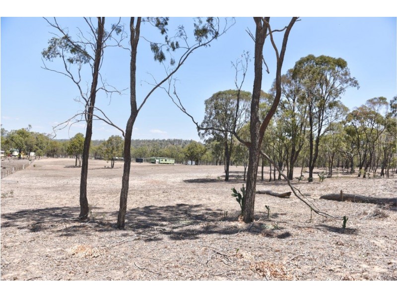 2352 Leyburn Cunningham Road, Pratten QLD 4370