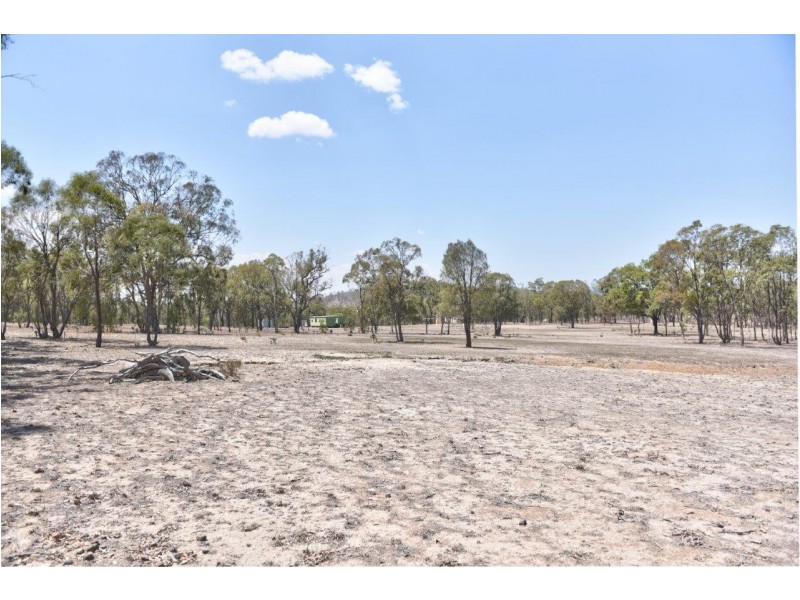 2352 Leyburn Cunningham Road, Pratten QLD 4370