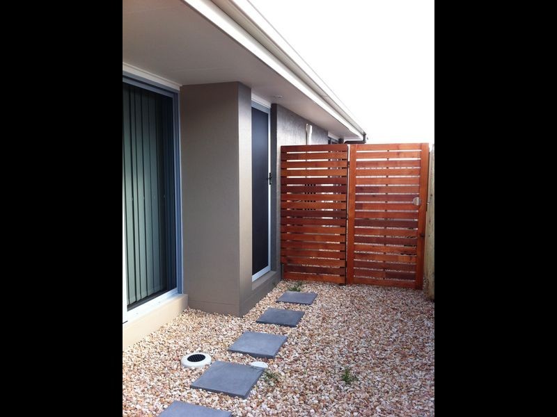 2/11 Carlin Street, Glenvale QLD 4350