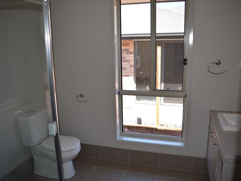 9 Abbey Street, Cranley QLD 4350