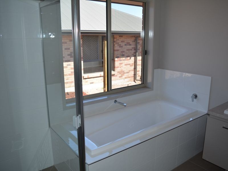 9 Abbey Street, Cranley QLD 4350