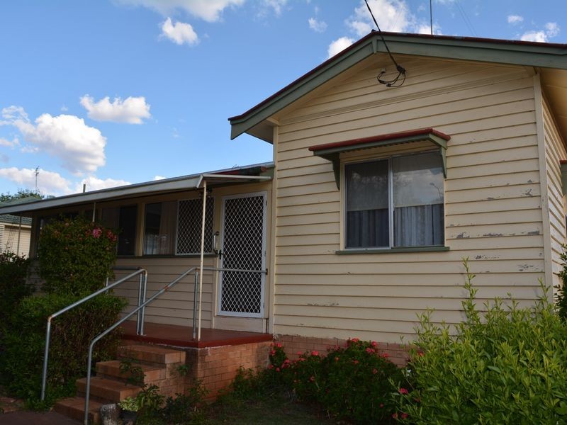 54 Crown Street, Rangeville QLD 4350