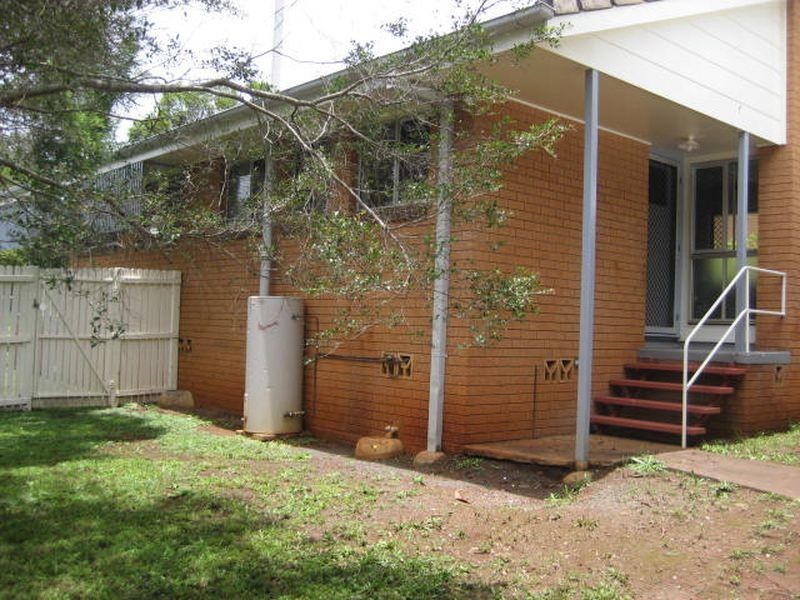 3 Festival Street, Rockville QLD 4350