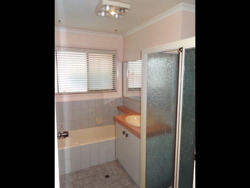 32 Riethmuller Street, Kearneys Spring QLD 4350