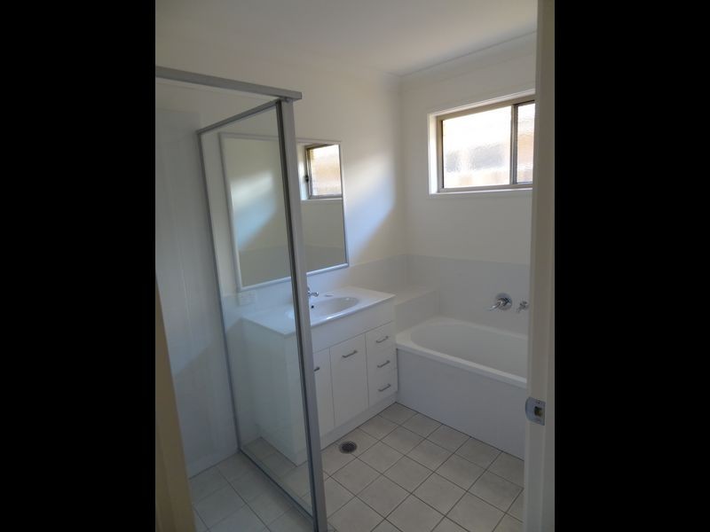 10/98 Main Street, Westbrook QLD 4350